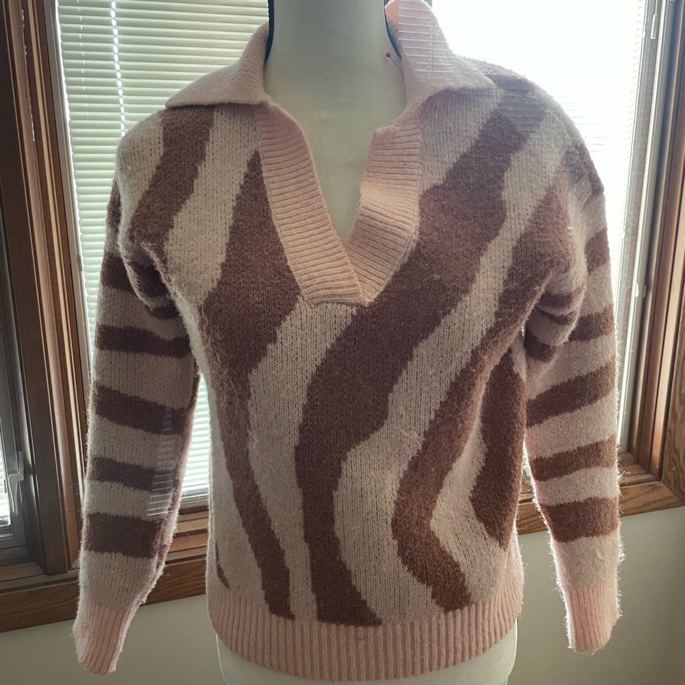 Nine West Pink and Brown V-Neck Sweater